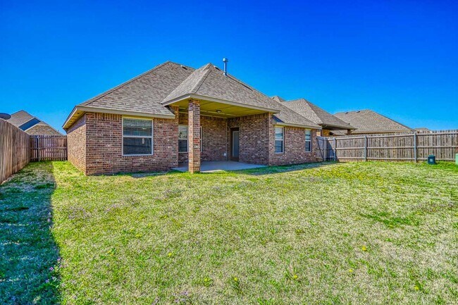 Building Photo - Beautiful home in Williamson Farms!