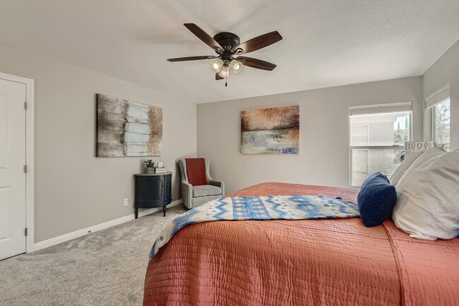 Building Photo - Beautiful 3 bedroom Home Located in the Vi...