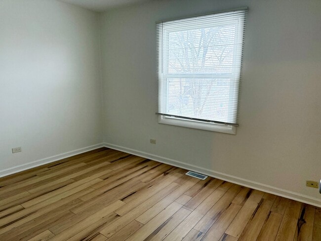 Building Photo - 328 Kirkwood Cir