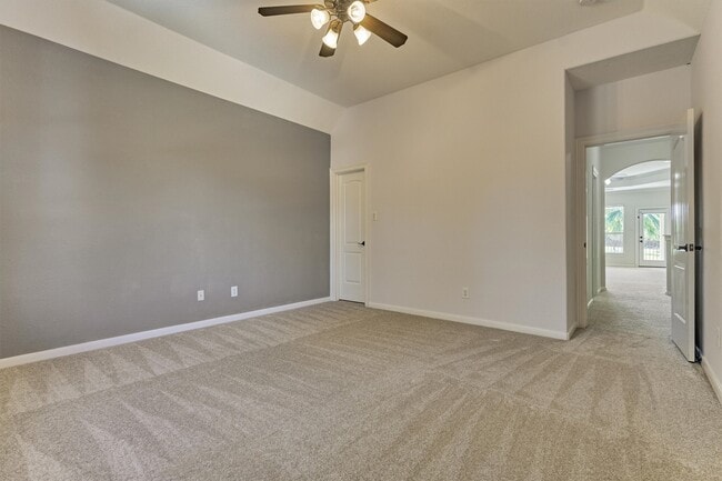 Building Photo - 23 Player Oaks Pl