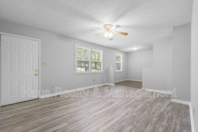Building Photo - 518 Aspen Dr