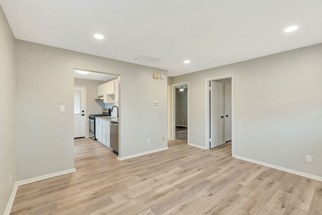 Building Photo - 7201 Longfield Dr