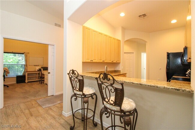 Building Photo - 6206 Mandalay Cir