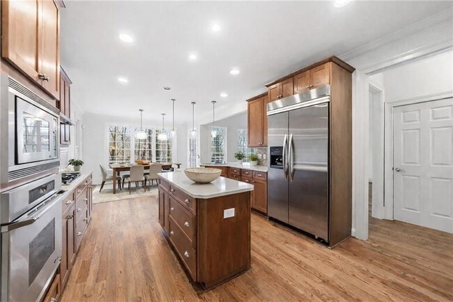 Building Photo - 125 River N Cir