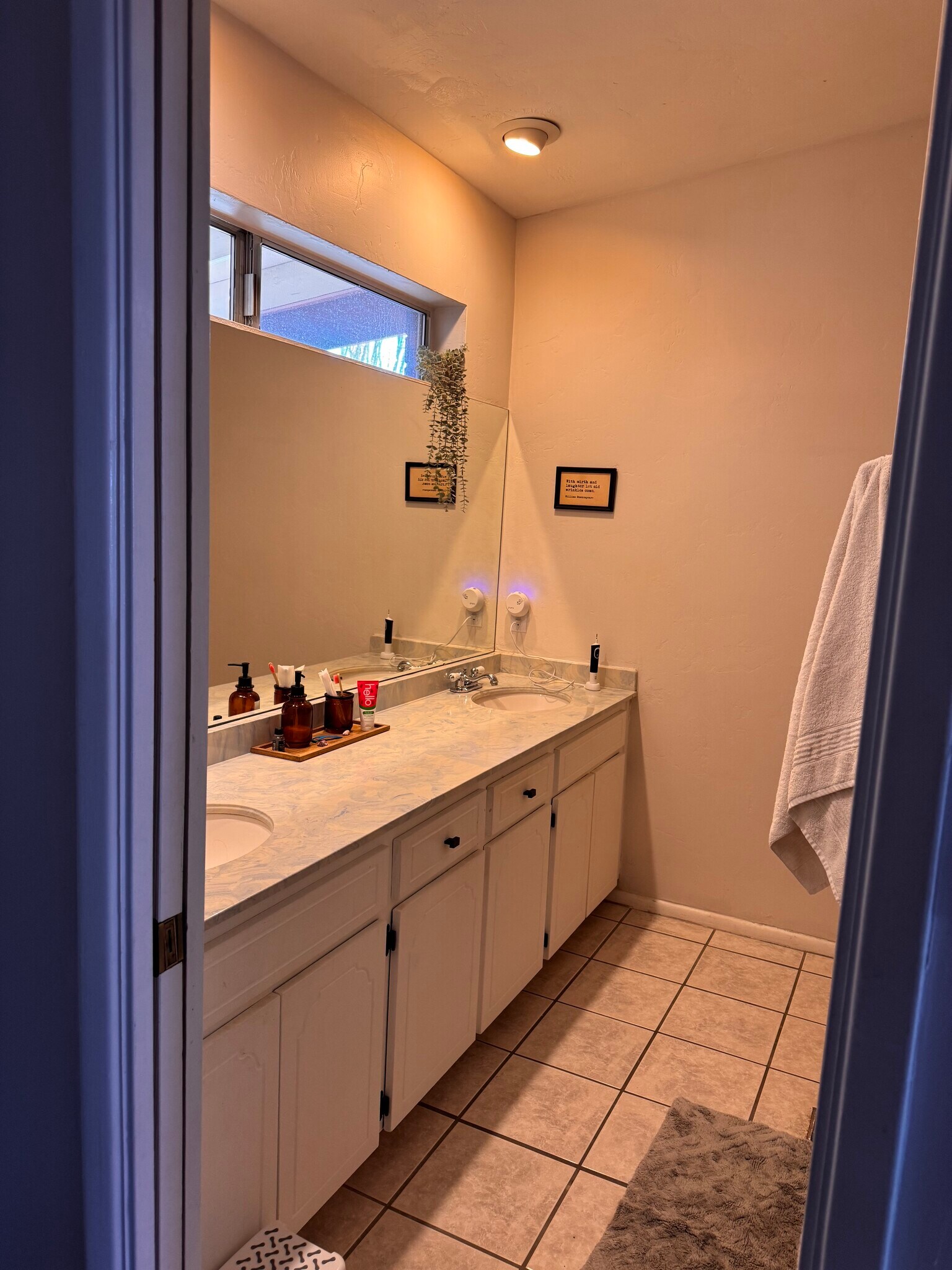 Building Photo - 141 S Charleston Ave