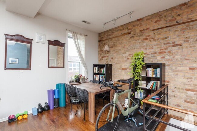 Building Photo - 2 bedroom in Chicago IL 60612
