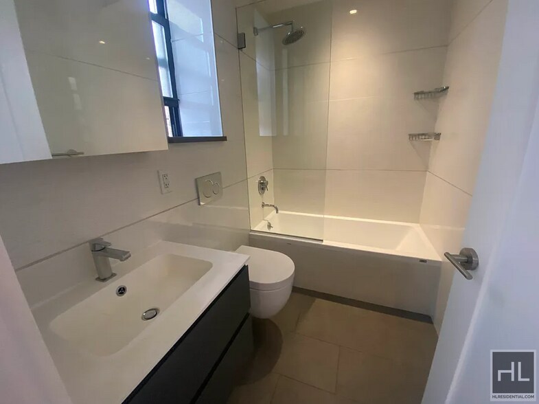 Building Photo - Stanton Street