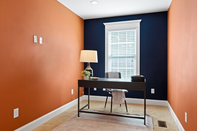 Building Photo - 4 bedroom 2.5 bath house with lawncare, in...