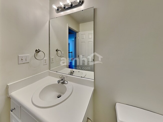 Building Photo - 1900 Spanish Bay Ct