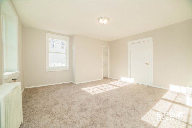 Building Photo - 33 N Penn St