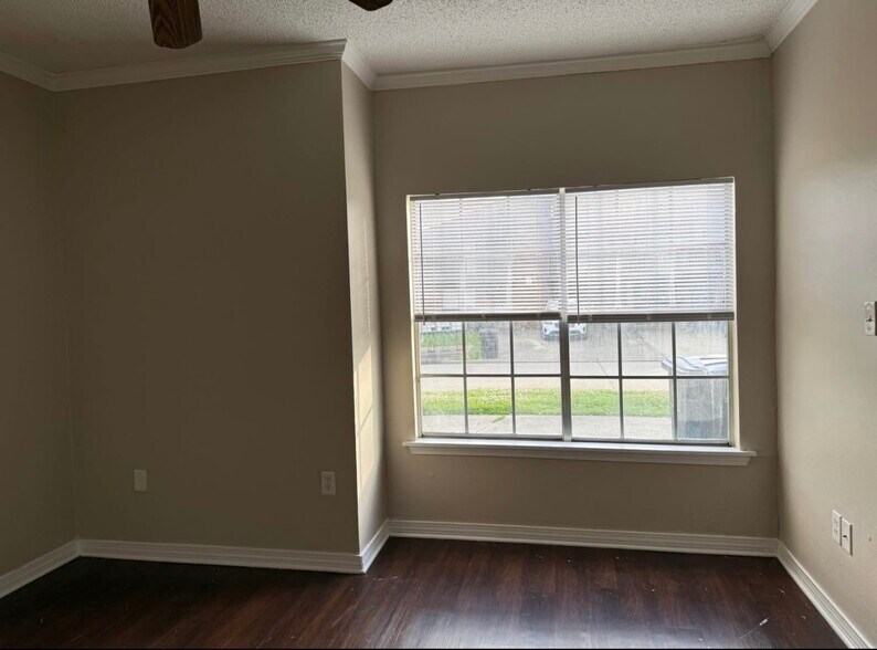 Building Photo - 8083 Bayou Fountain Ave