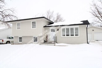 Building Photo - 1318 SW Kenworthy Dr