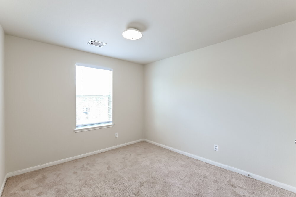 Building Photo - 8131 Barnes Ridge Ln