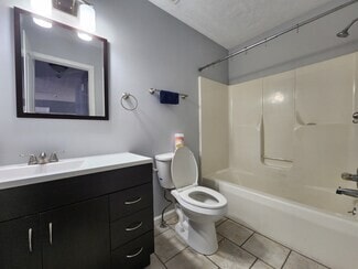 Building Photo - 573 Somerset Ln