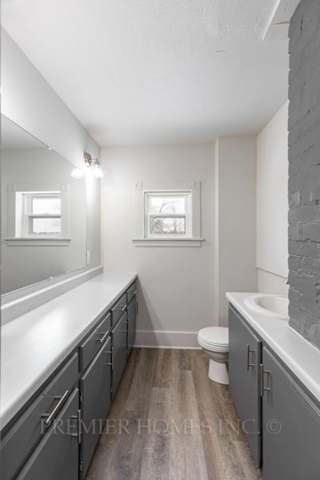 Building Photo - Charming 3BR, Two-Story Home in Canton, OH