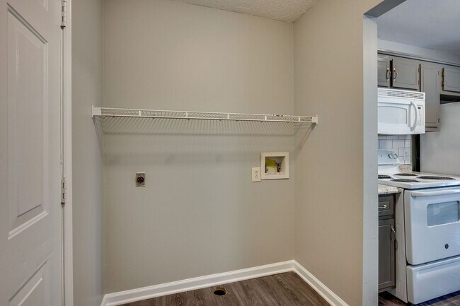 Building Photo - 528 Indian Ave