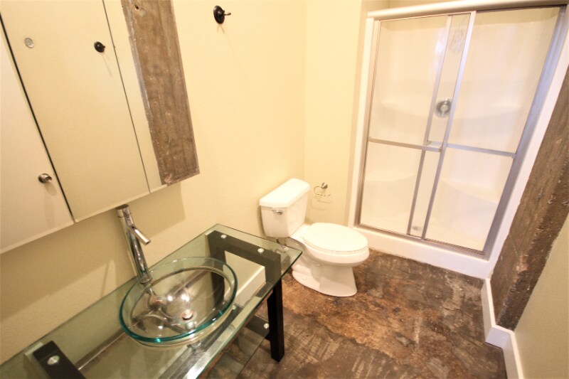 Building Photo - 710 S Medina St