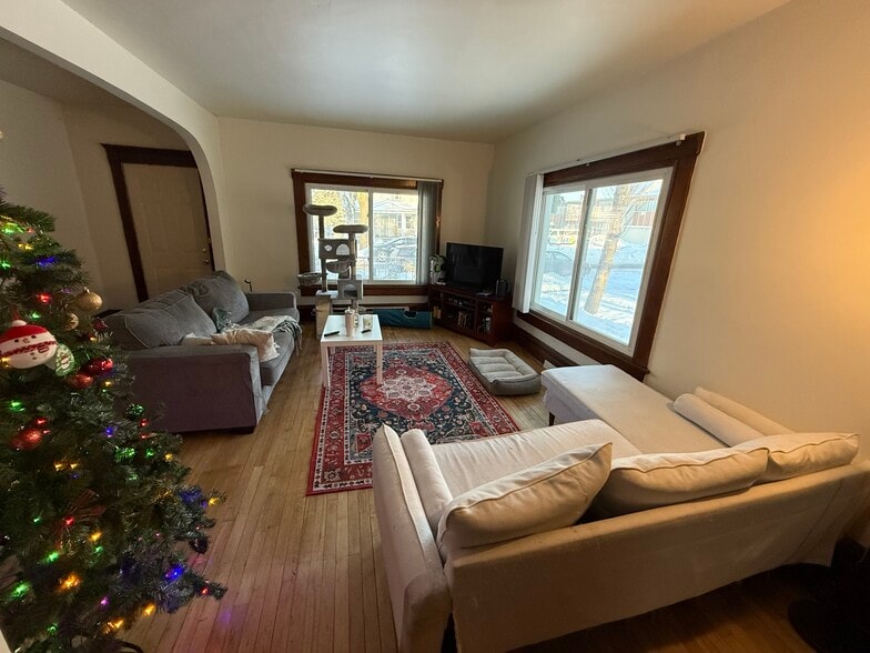 Building Photo - 1026 Oxford Ave