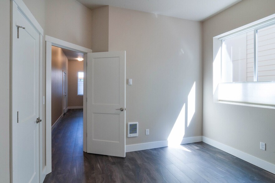 Building Photo - 3910 Gansen Way