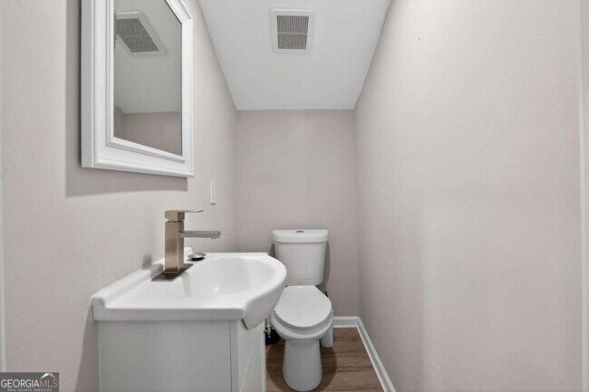 Building Photo - 1817 Goddard St SE