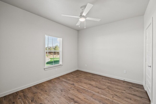 Building Photo - 10918 Albany Ave