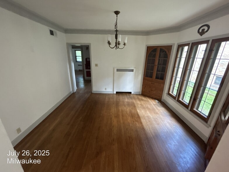 Building Photo - 3370 S Princeton Ave