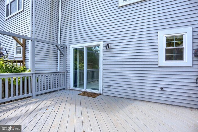 Building Photo - 618 Milford Ct
