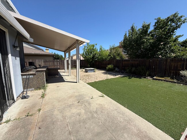 Building Photo - 9424 Sea Cliff Way