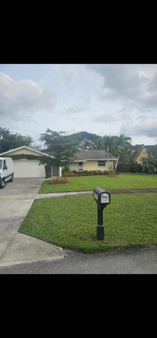 Primary Photo - 1226 Rowayton Cir