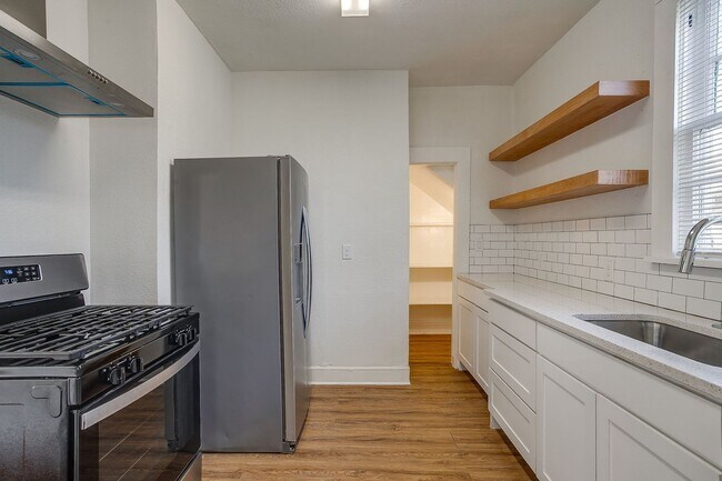 Building Photo - Large Newly Remodeled Home in Historic Fairmont- 4 Bedroom, 2 Bath- 76104