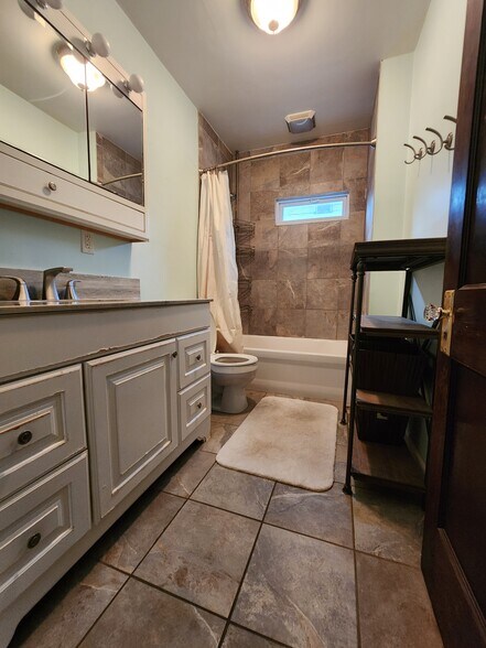 Bathroom Two - 510 N Institute Pl