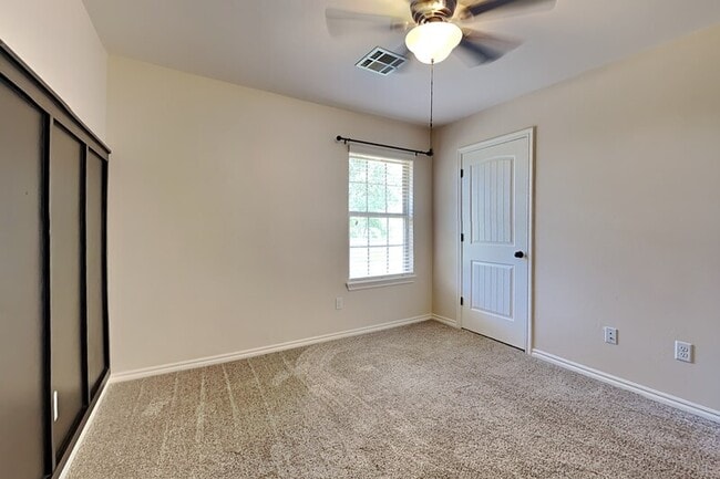 Building Photo - 12505 Edison Dr