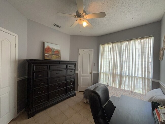 Building Photo - 2818 Pecan Meadow Dr