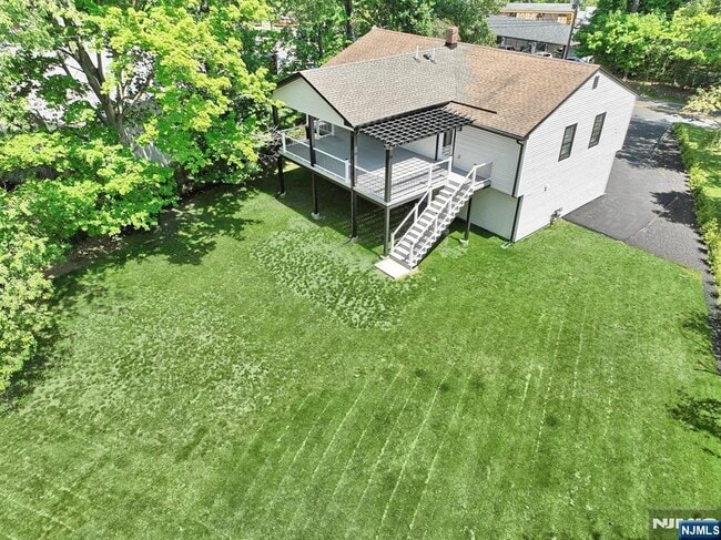 Building Photo - 415 Goffle Rd