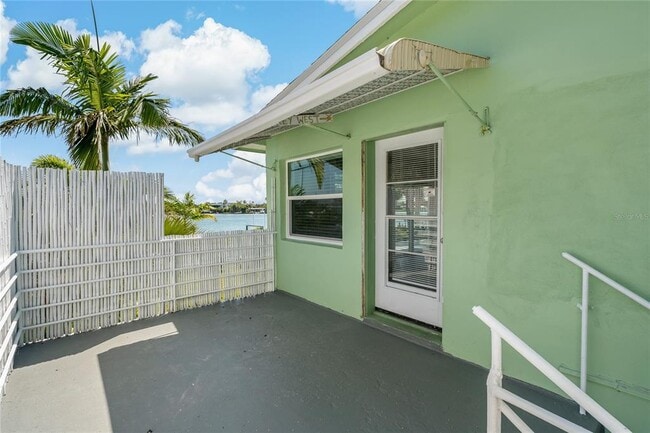 Building Photo - 8441 Bayshore Dr