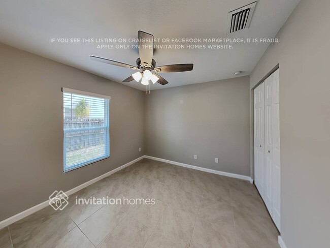 Building Photo - 1762 SW Airoso Blvd
