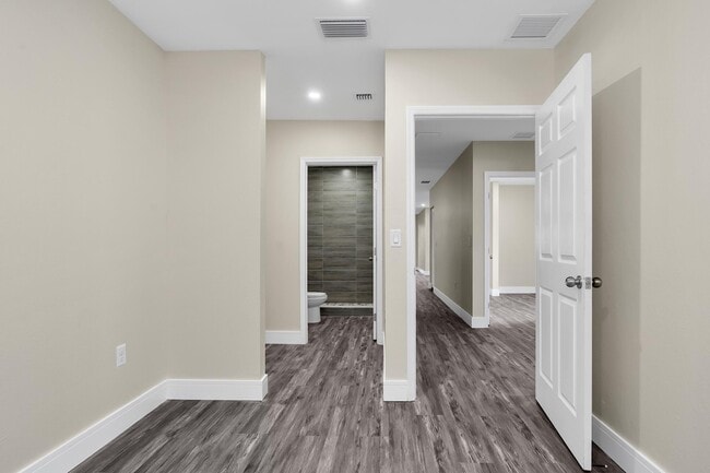 Building Photo - 2451 NW 21st St