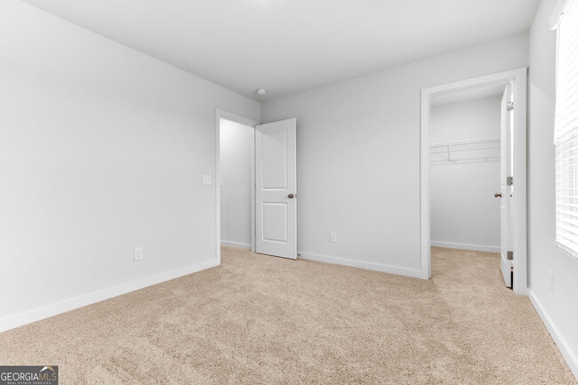 Building Photo - 1105 Holland Rose Dr