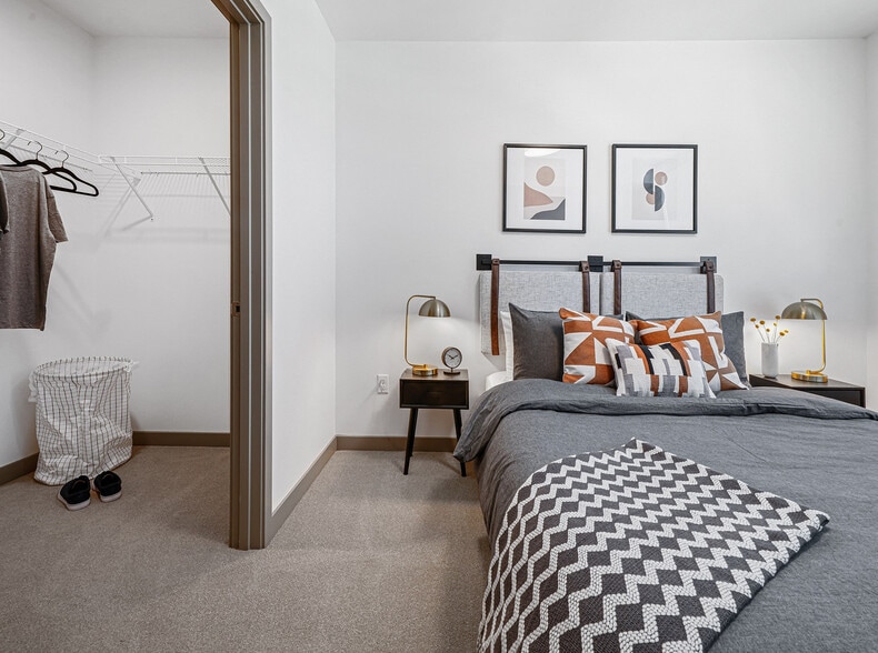 Building Photo - 109 S Division St