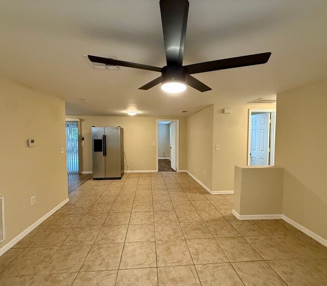 Building Photo - For Rent – Spacious 3-Bedroom Home in Jasm...