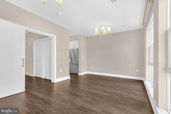 Building Photo - 1800 Mt Vernon Ave