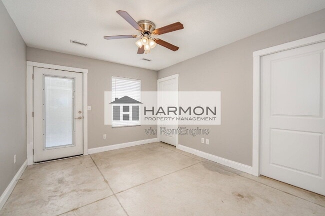 Building Photo - 417 Meadowlark Dr