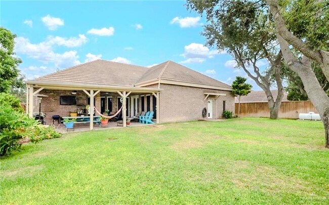 Building Photo - 2513 Kings Dr