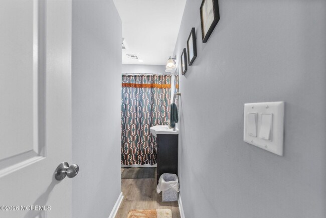 Building Photo - 816 King Georges Rd