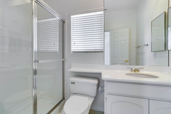 Building Photo - 32579 Valentino Way