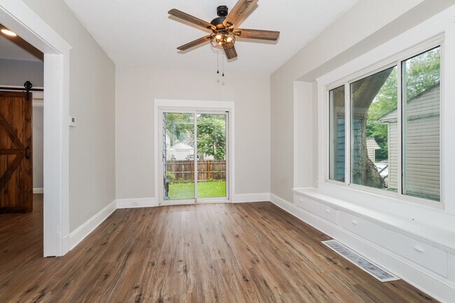 Building Photo - Charming 3-Bedroom Cleveland Home