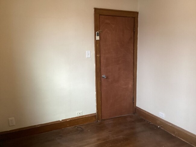 Building Photo - Single Family Home