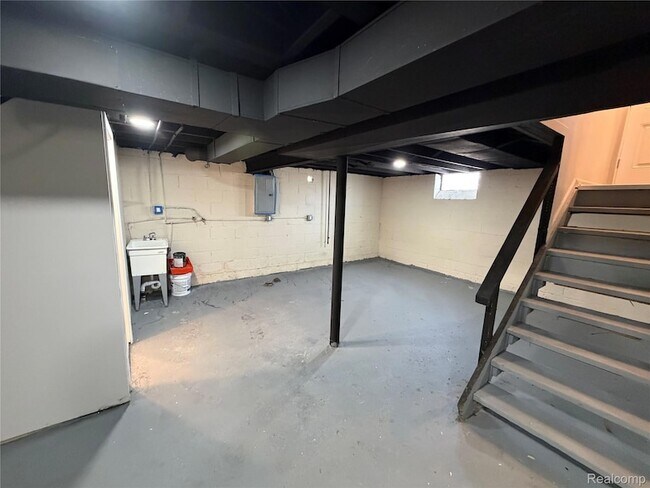 Building Photo - 6919 Archdale St