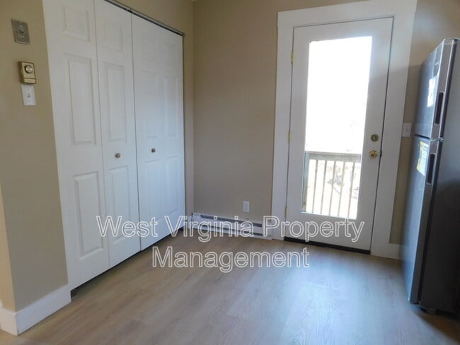 Building Photo - 98 Goodman Dr