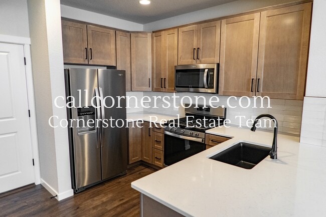 Building Photo - 3683 Levy Pk Dr